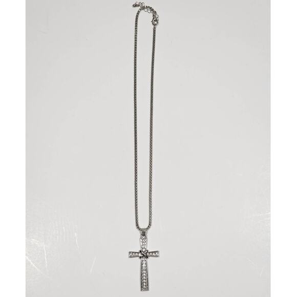 Brilliant Beautiful Austrian Crystal Cross Necklace - Picture 3 of 12